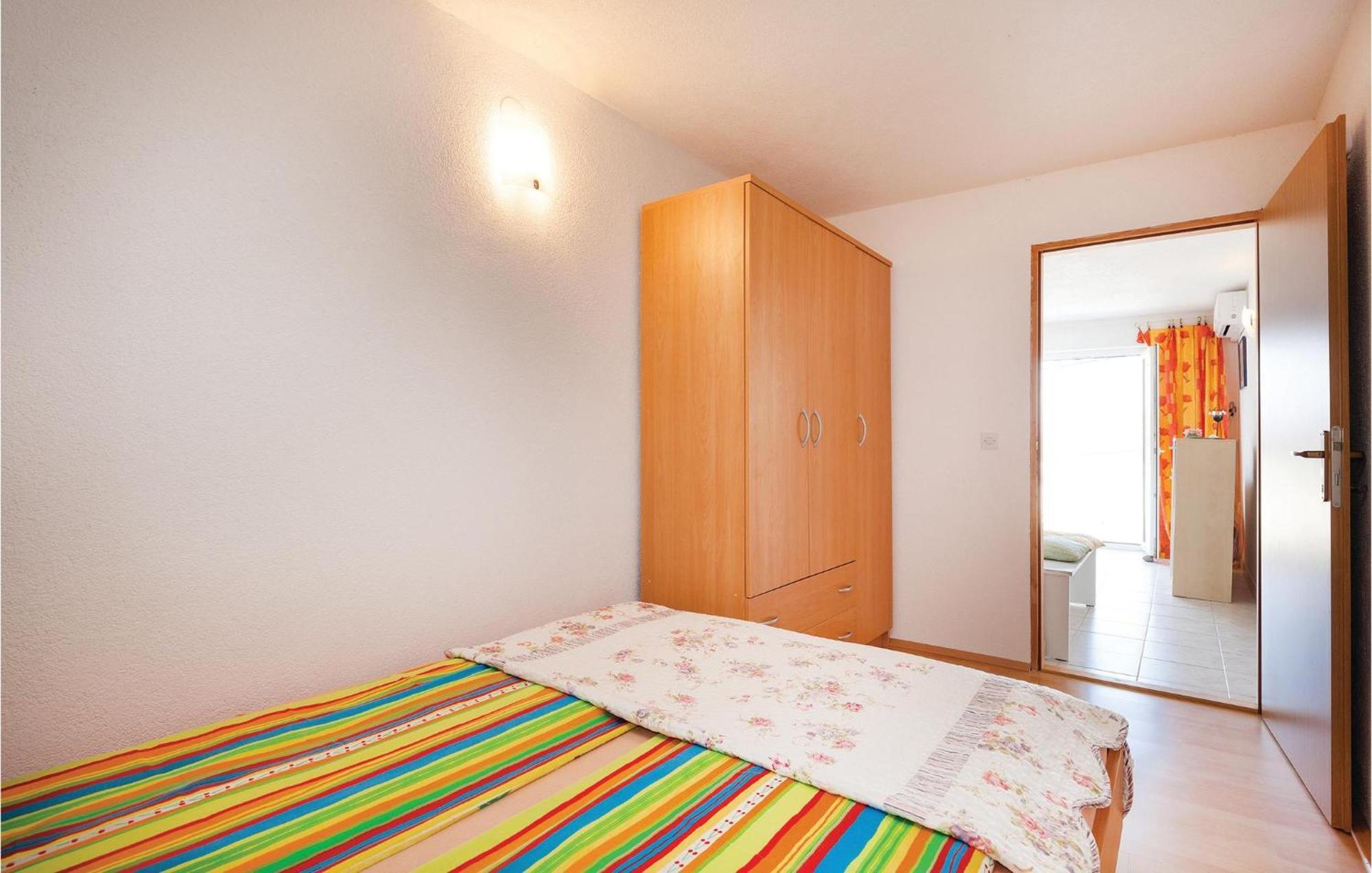 Gorgeous Apartment In Klenovica With Kitchen エクステリア 写真